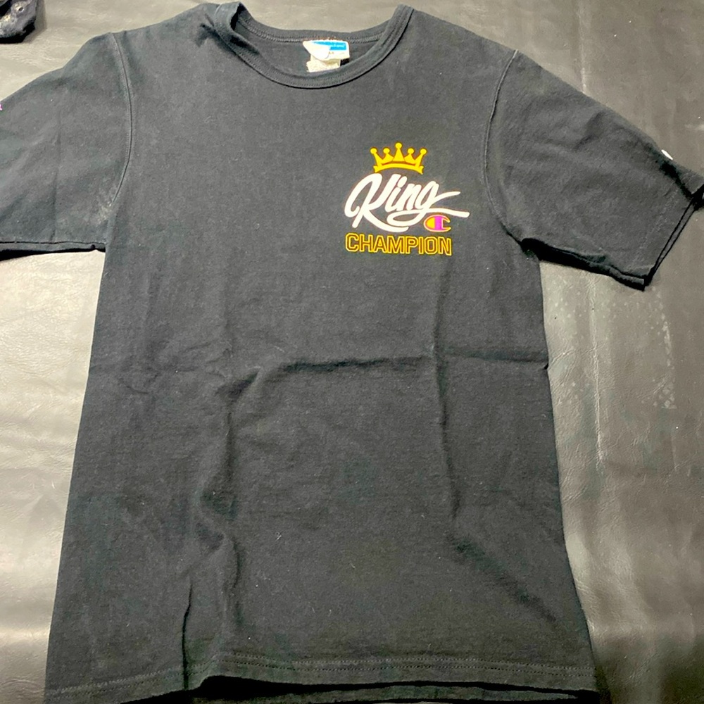 King Champion T shirt Men’s small